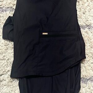 Cherokee Black Women's Set